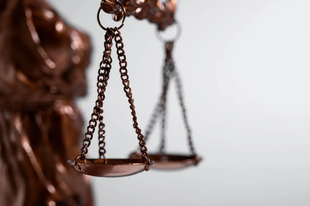 En defensa de la Justicia: la dignidad silenciosa de jueces y fiscales